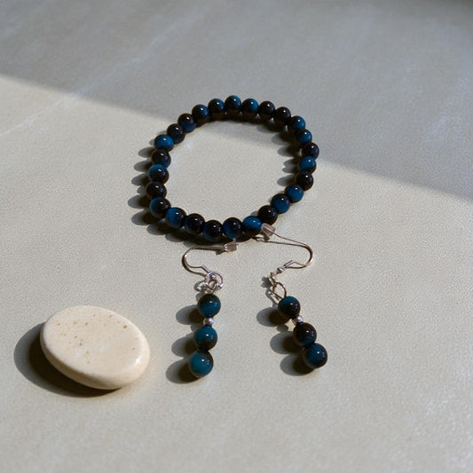 Earrings and bracelets set