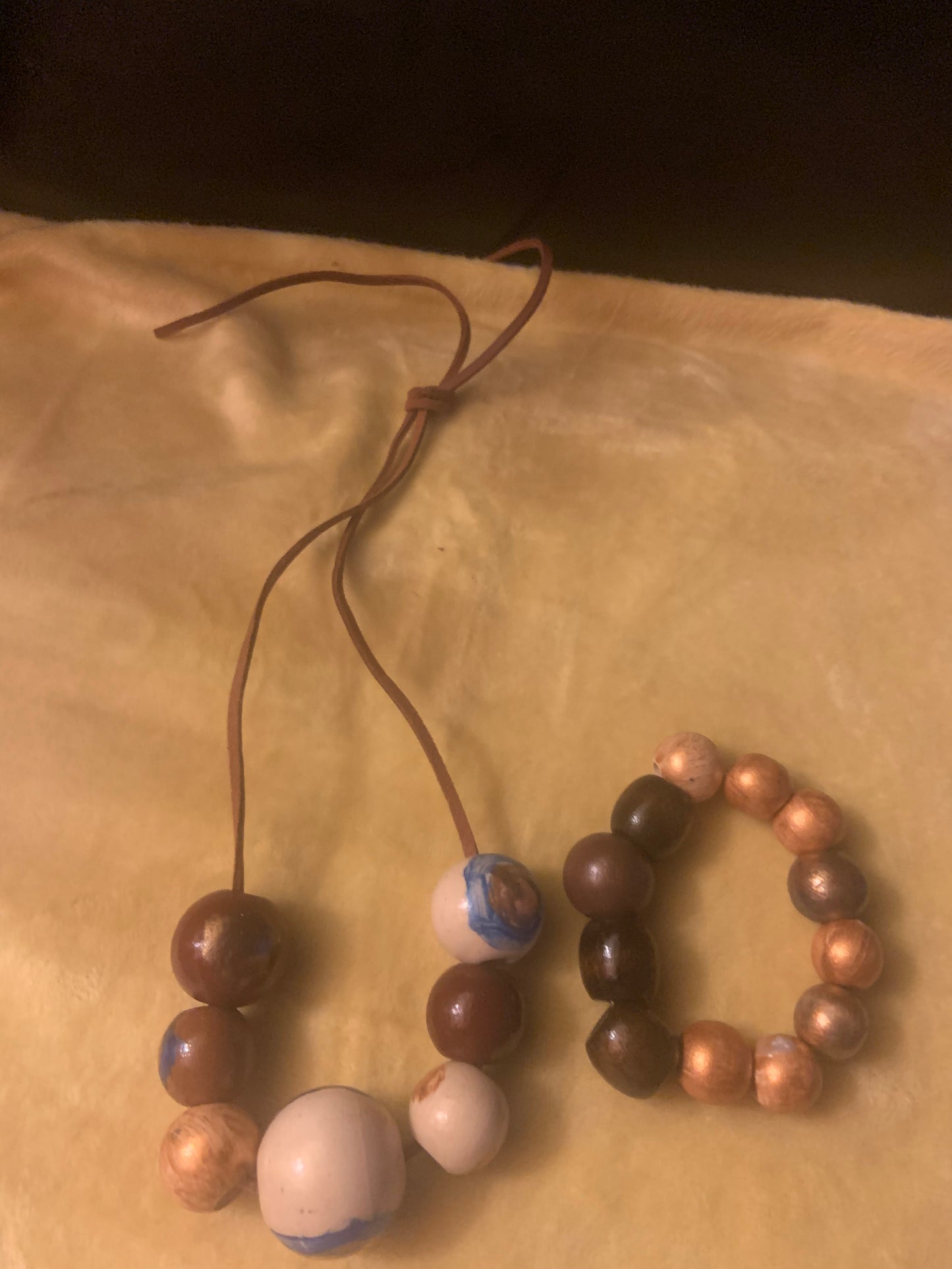 Necklace and bracelet set
